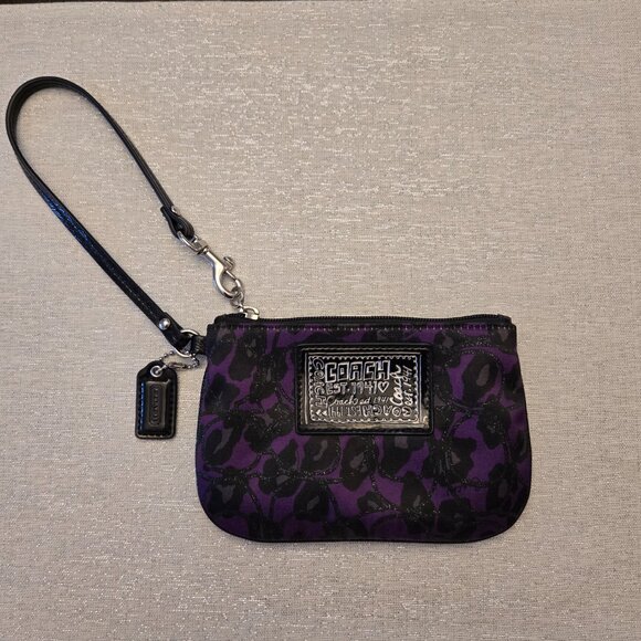 Coach Poppy Daisy Ocelot Purple Canvas & Black Leather Wristlet & Dust Bag NWOT - Picture 3 of 5